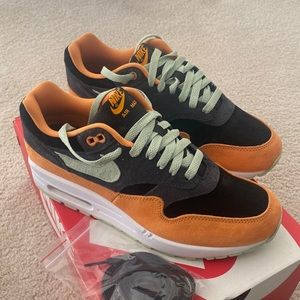 Nike Air Max 1 Sneakers